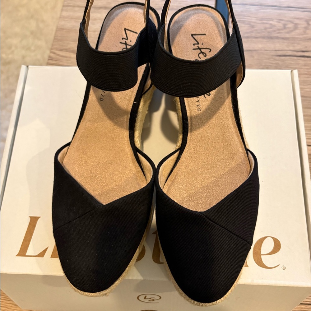 Life Stride Kimmie Black Espadrille Wedges SZ 7